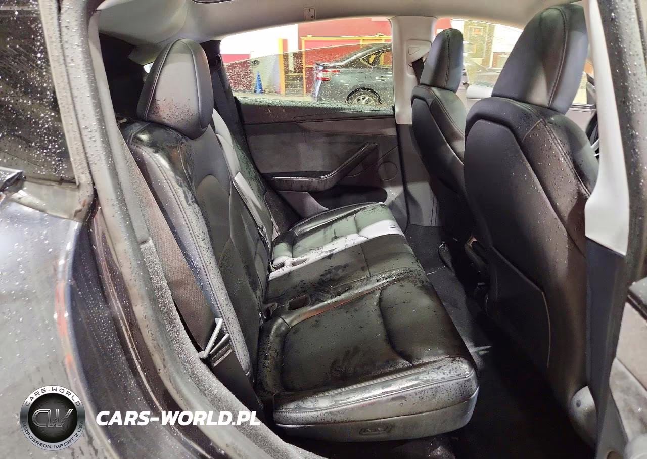 2026 Tesla Model Y VIN:7SAYGDEE5TF521640 - 11