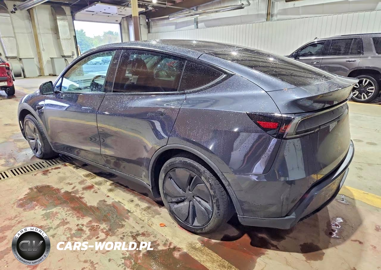 2026 Tesla Model Y VIN:7SAYGDEE5TF521640 - 2
