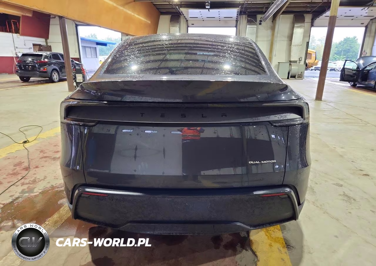 2026 Tesla Model Y VIN:7SAYGDEE5TF521640 - 6