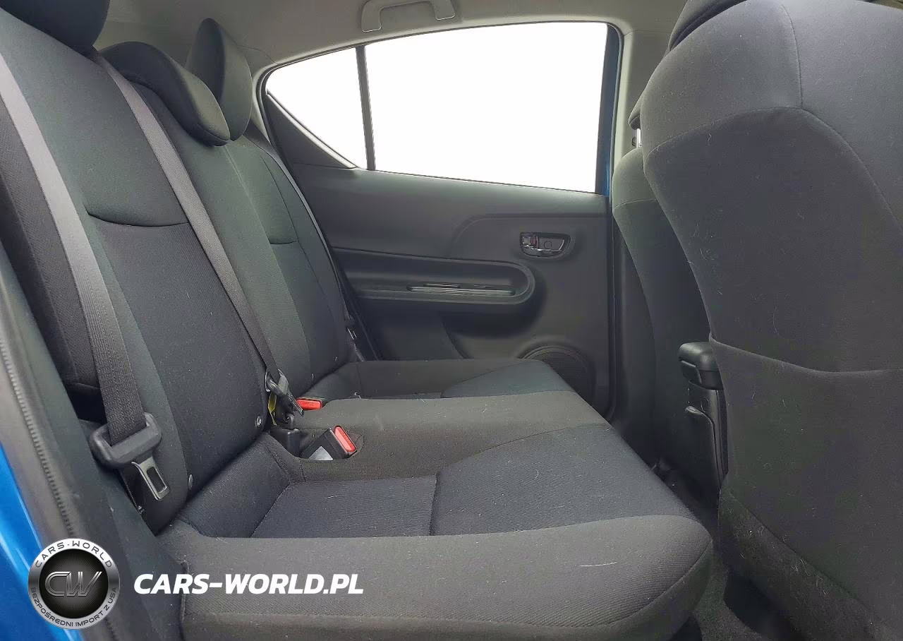 2016 Toyota Prius C Two VIN:JTDKDTB33G1137377 - 10