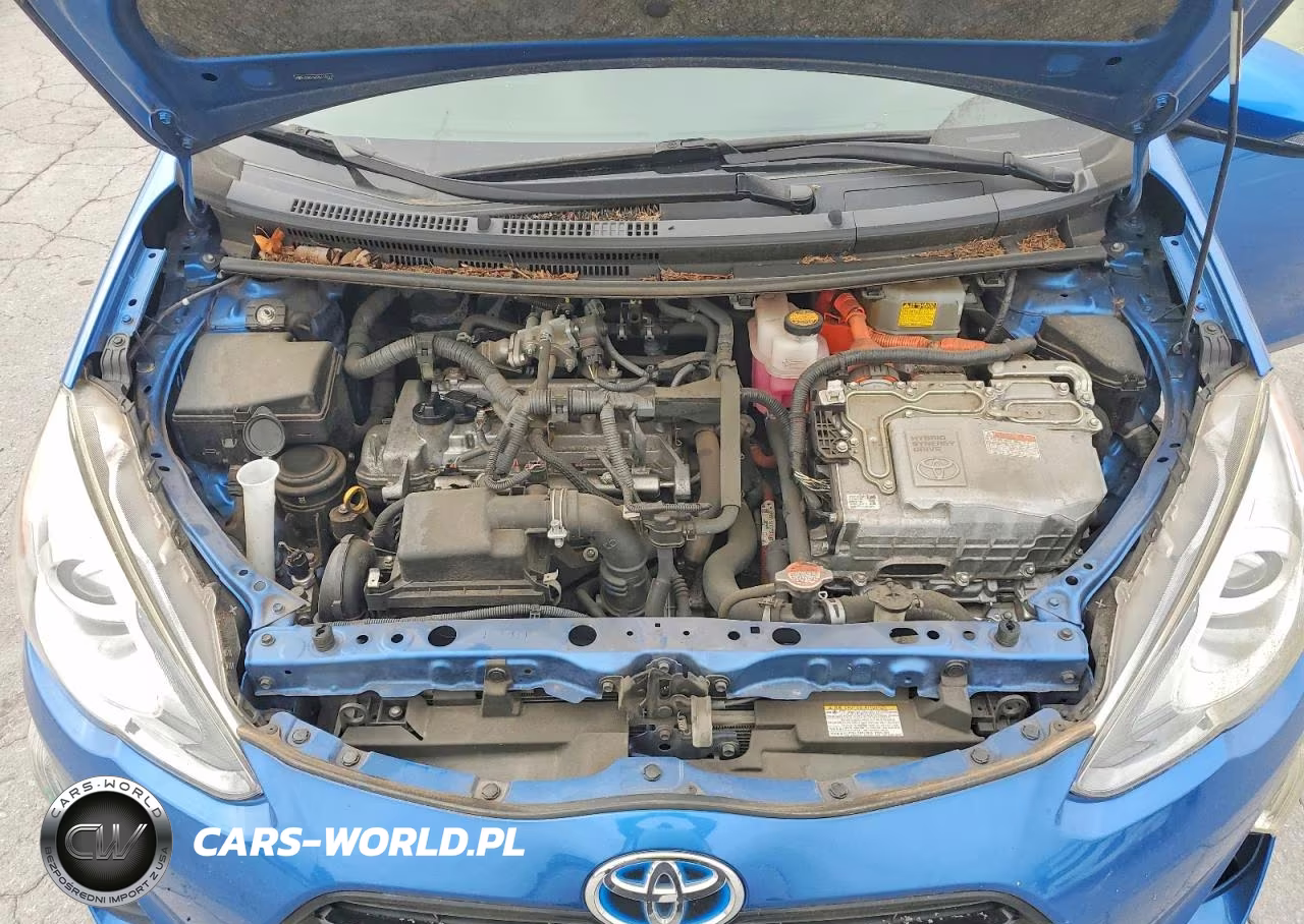 2016 Toyota Prius C Two VIN:JTDKDTB33G1137377 - 11