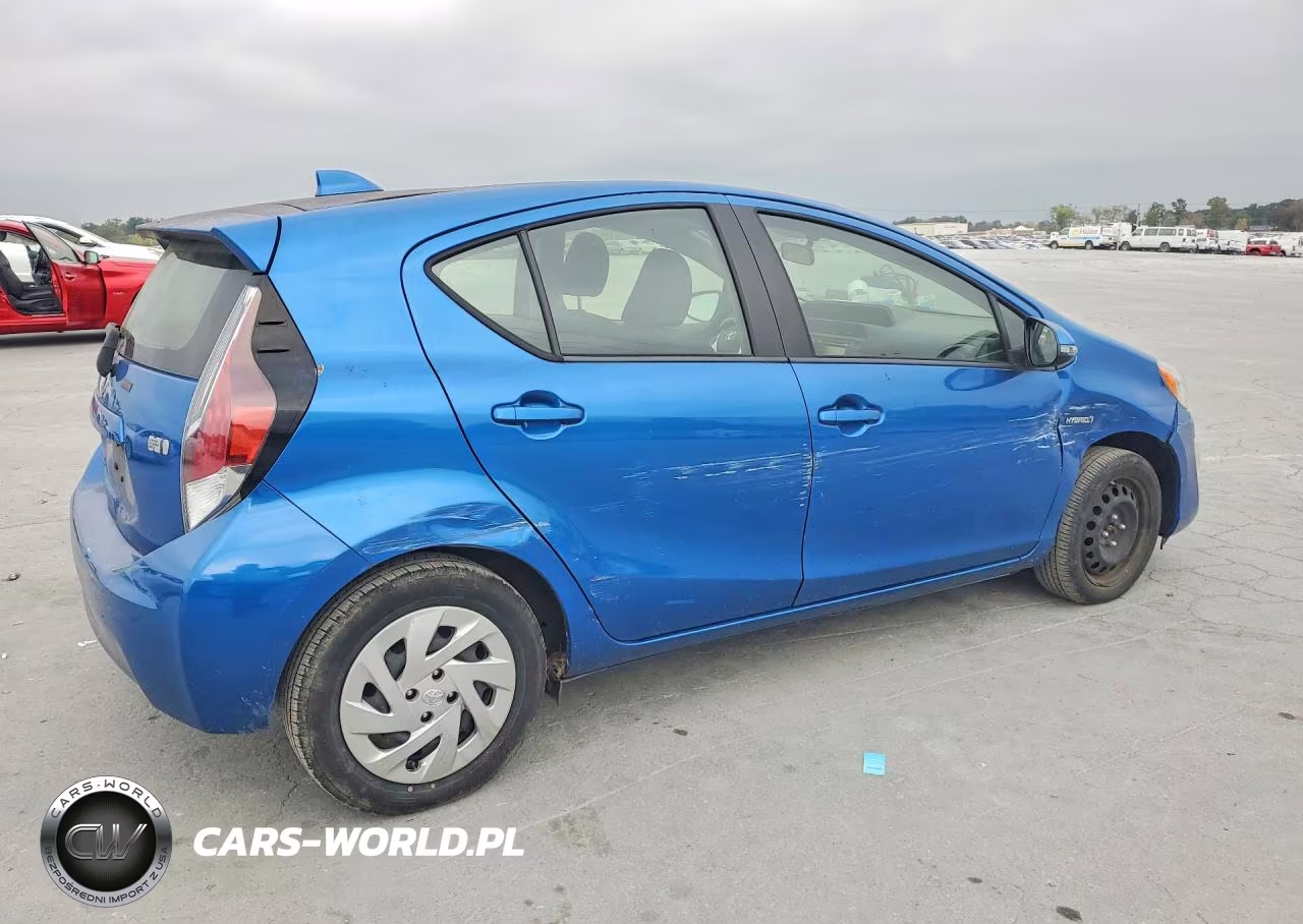 2016 Toyota Prius C Two VIN:JTDKDTB33G1137377 - 3