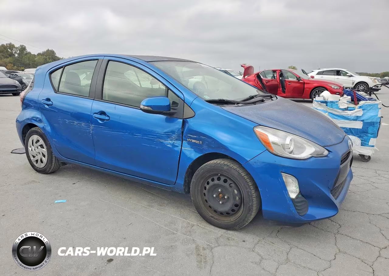 2016 Toyota Prius C Two VIN:JTDKDTB33G1137377 - 4