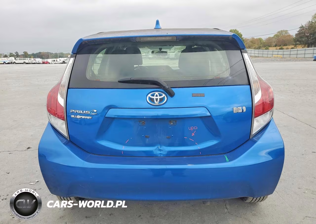 2016 Toyota Prius C Two VIN:JTDKDTB33G1137377 - 6