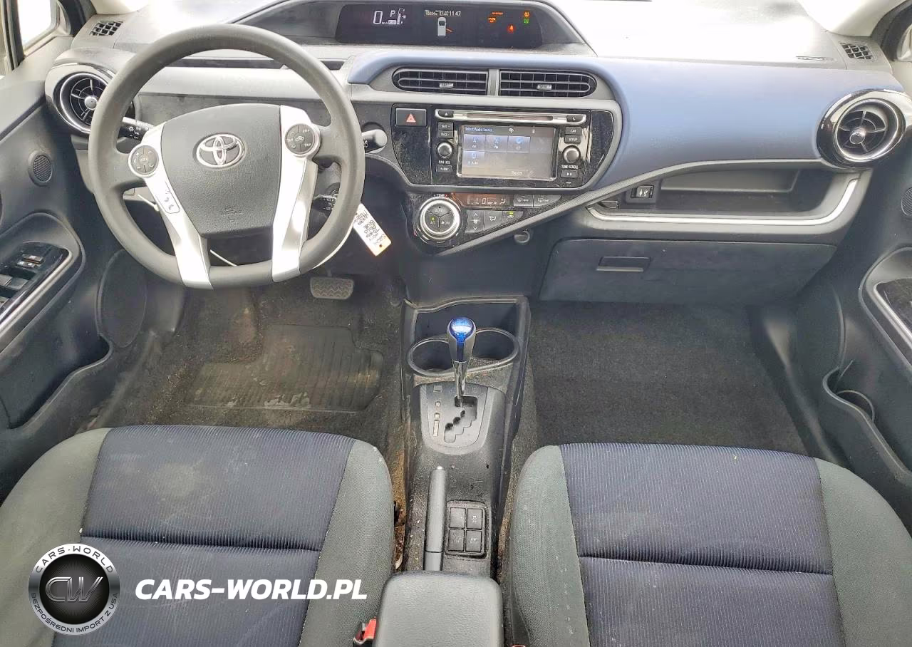 2016 Toyota Prius C Two VIN:JTDKDTB33G1137377 - 8