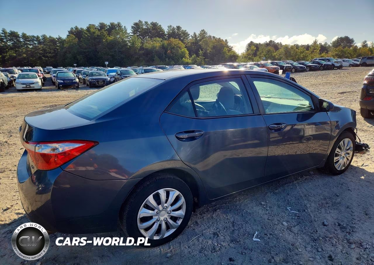 2016 Toyota Corolla Le VIN:2T1BURHE4GC567541 - 3