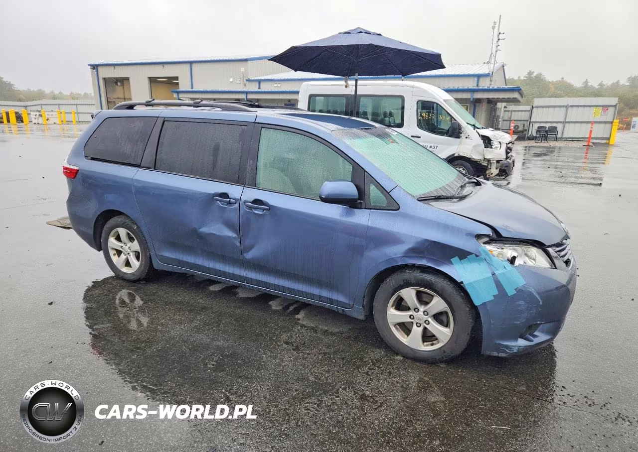 2015 Toyota Sienna Le VIN:5TDKK3DC9FS643168 - 4
