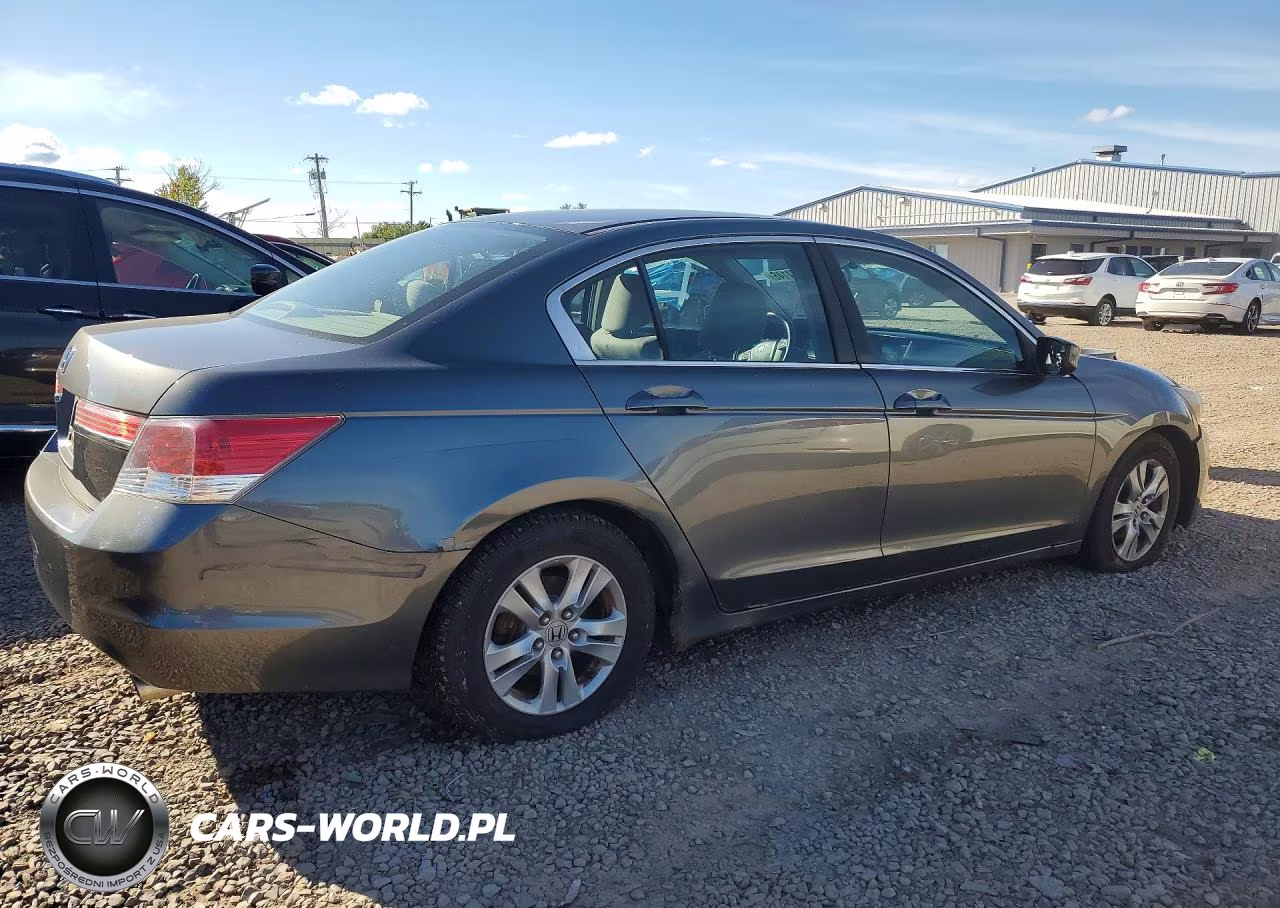 2011 Honda Accord Lxp VIN:1HGCP2F4XBA017725 - 3