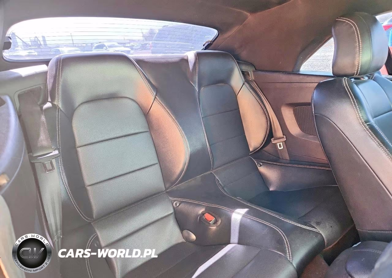 2021 Ford Mustang VIN:1FATP8UHXM5121723 - 10