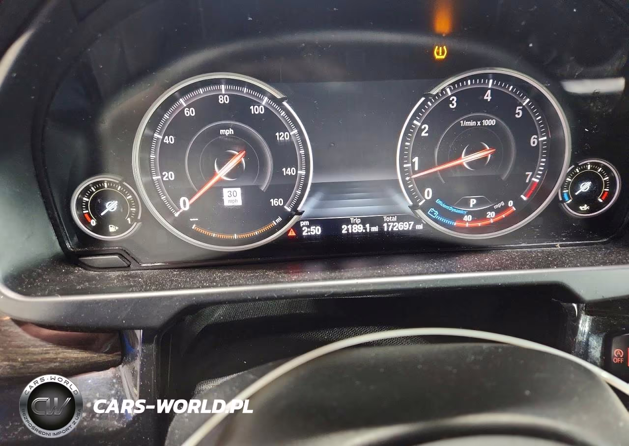 2018 BMW X5 xDrive35I VIN:5UXKR0C51J0Y02448 - 9