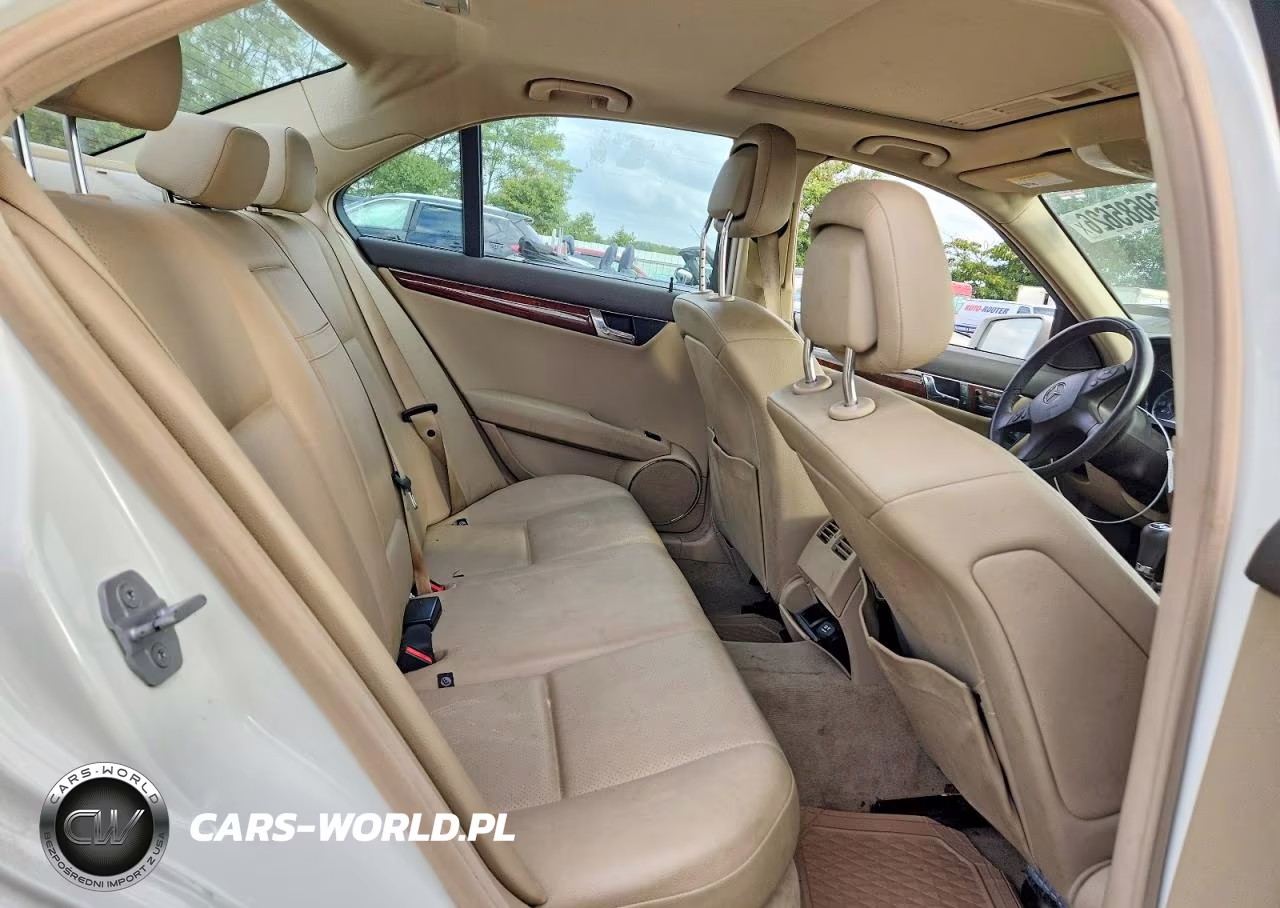 2010 Mercedes-Benz C 300 4Matic VIN:WDDGF8BBXAR128131 - 10