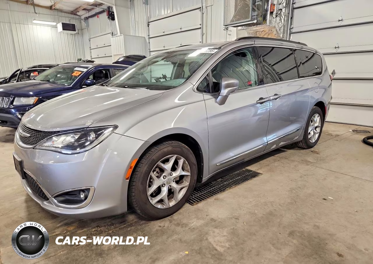 2017 Chrysler Pacifica Touring L