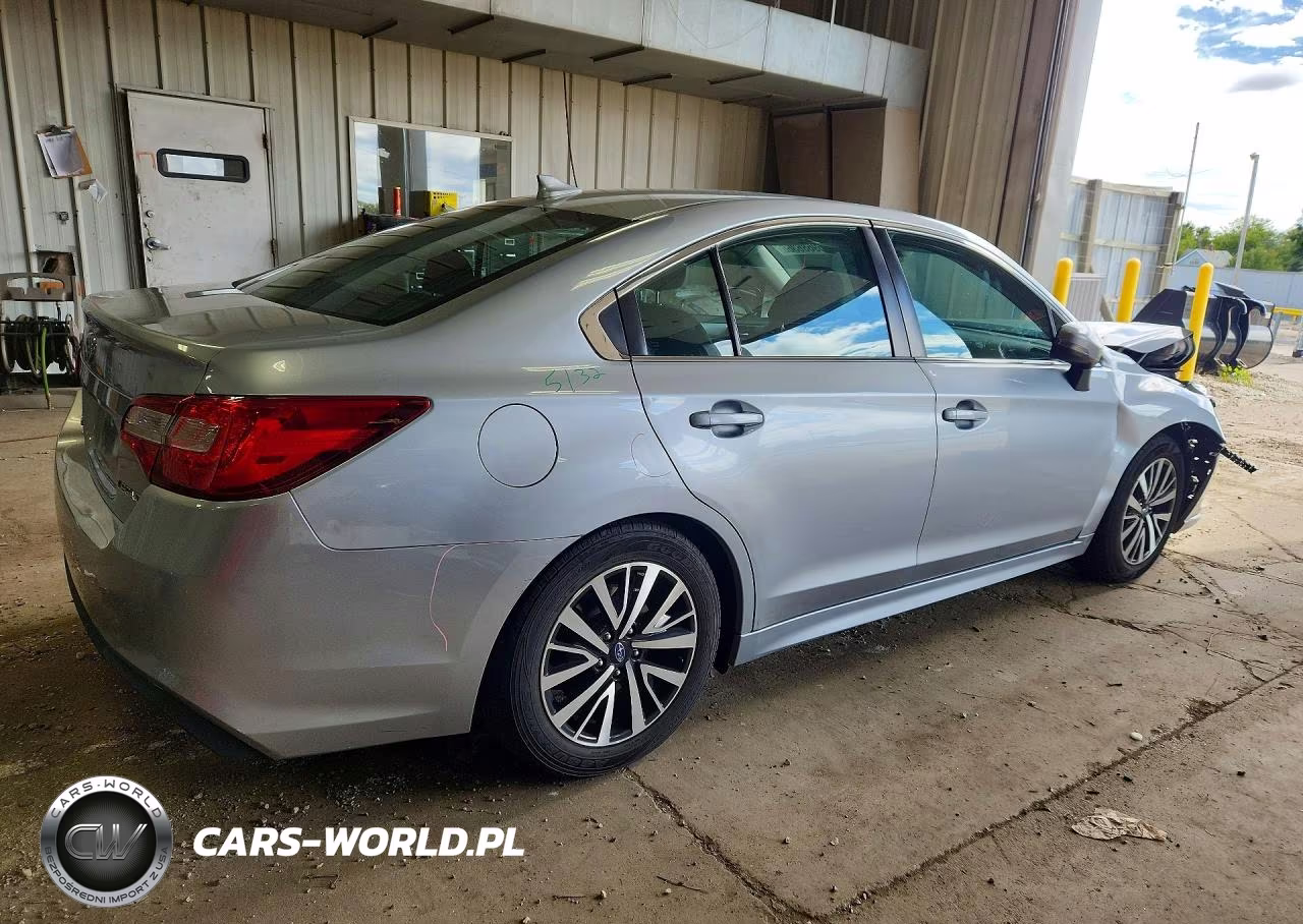 2018 Subaru Legacy 2.5I Premium VIN:4S3BNAF6XJ3023314 - 3