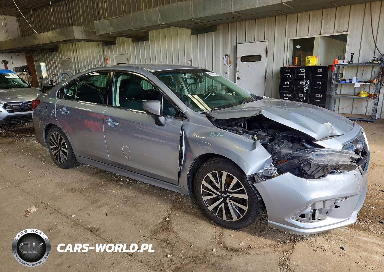 2018 Subaru Legacy 2.5I Premium VIN:4S3BNAF6XJ3023314 - 4