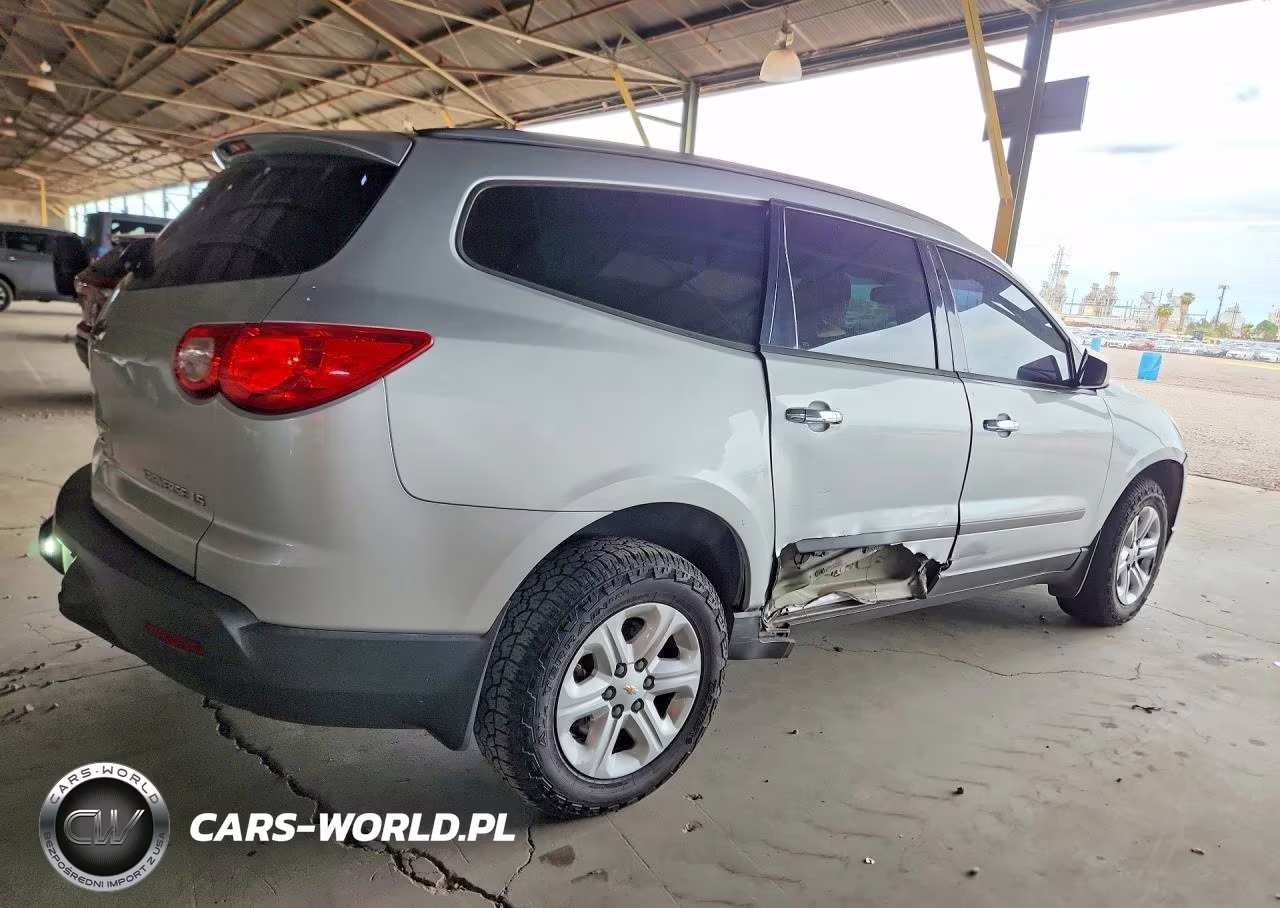 2012 Chevrolet Traverse Ls VIN:1GNKRFED0CJ127981 - 3