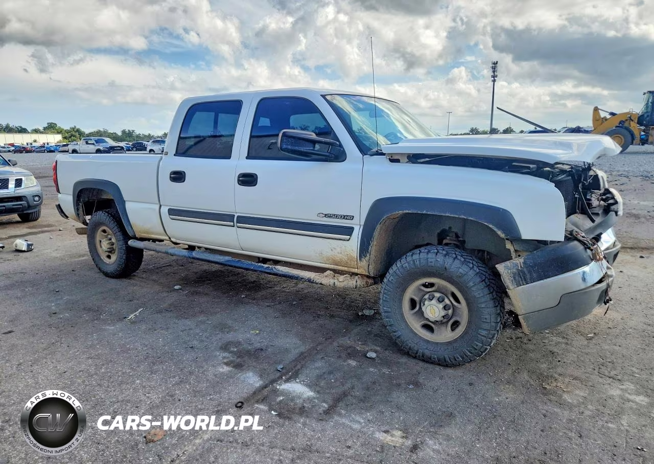 2005 Chevrolet Silverado C2500 Heavy Duty VIN:1GCHC23UX5F836374 - 4