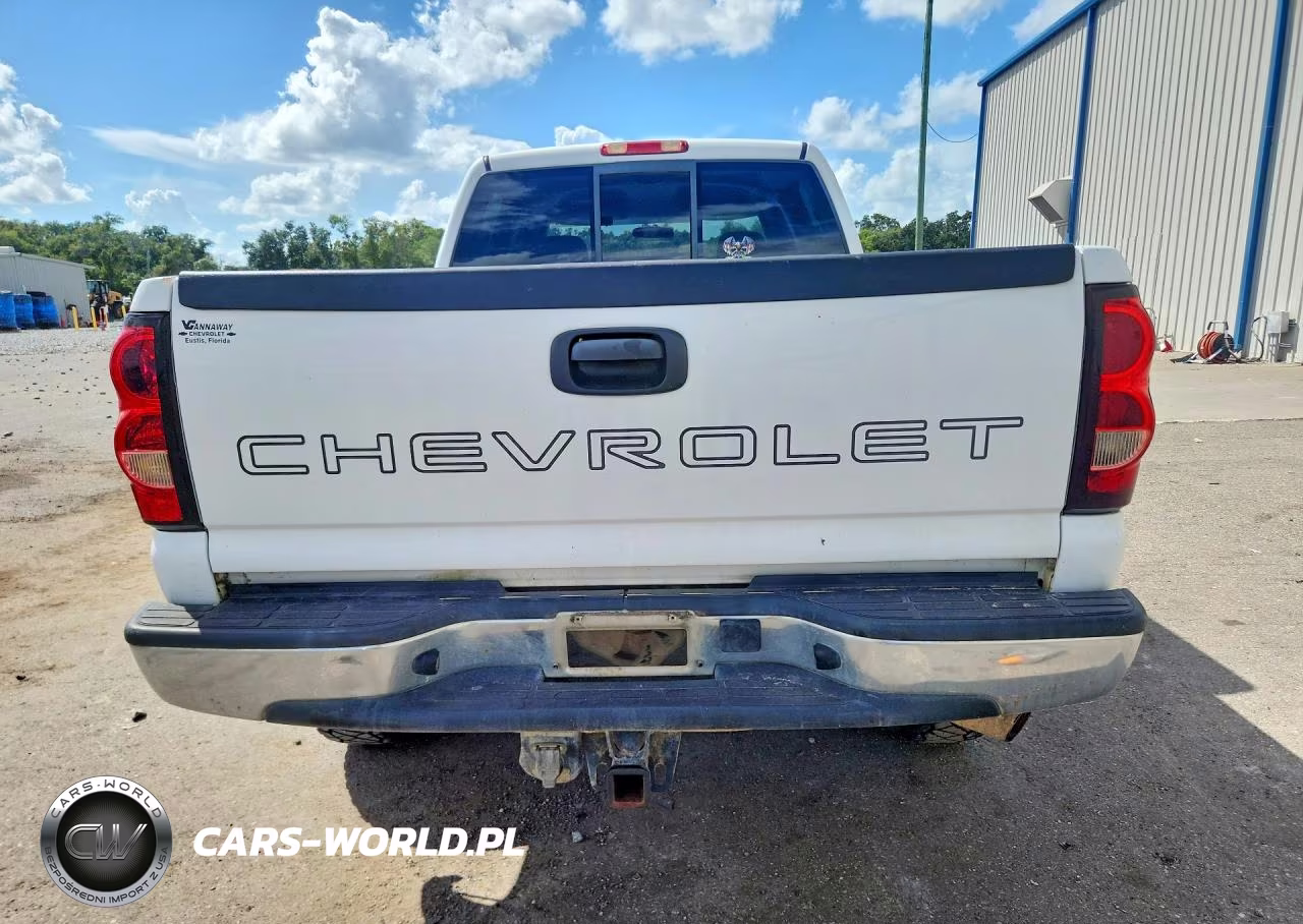 2005 Chevrolet Silverado C2500 Heavy Duty VIN:1GCHC23UX5F836374 - 6