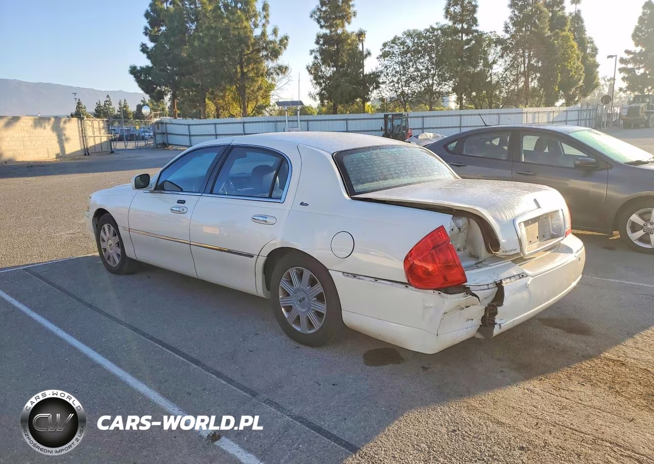 2003 Lincoln Town Car Cartier VIN:1LNHM83W53Y673034 - 2