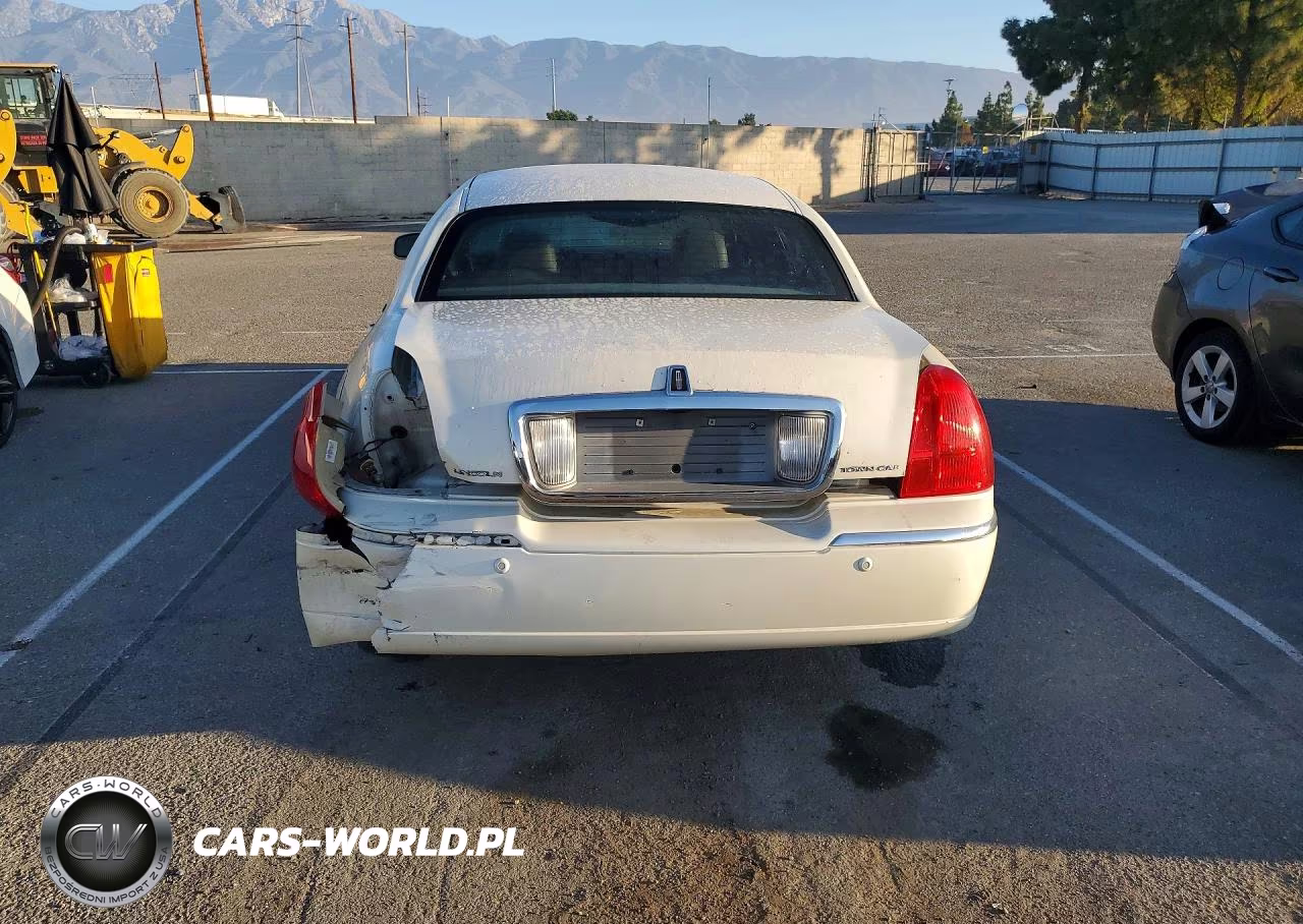 2003 Lincoln Town Car Cartier VIN:1LNHM83W53Y673034 - 6