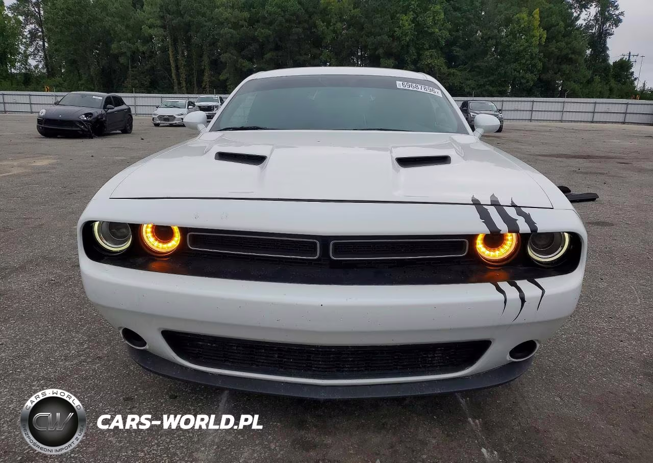 2020 Dodge Challenger Sxt VIN:2C3CDZAG5LH143337 - 5