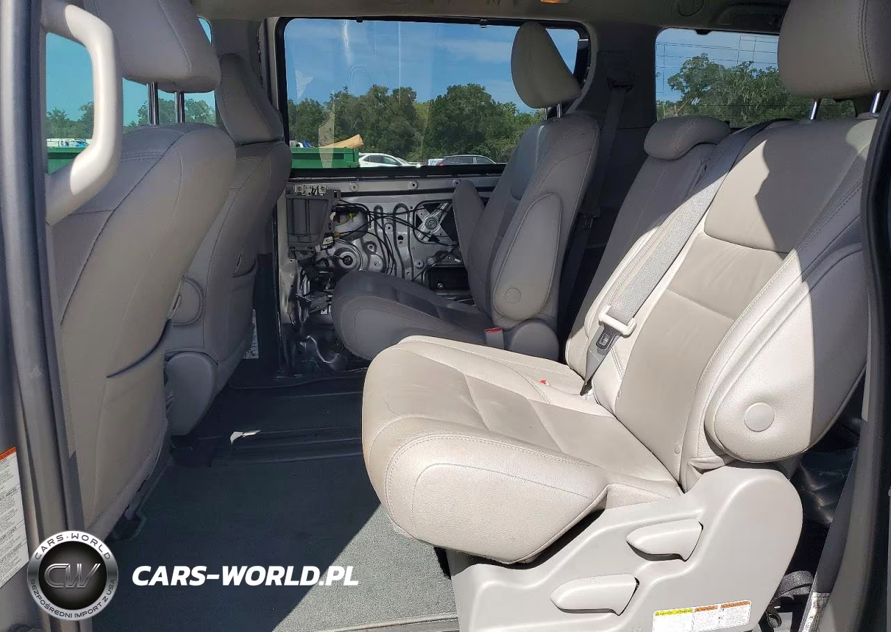 2018 Toyota Sienna Xle 8-Passenger VIN:5TDYZ3DC4JS904432 - 11