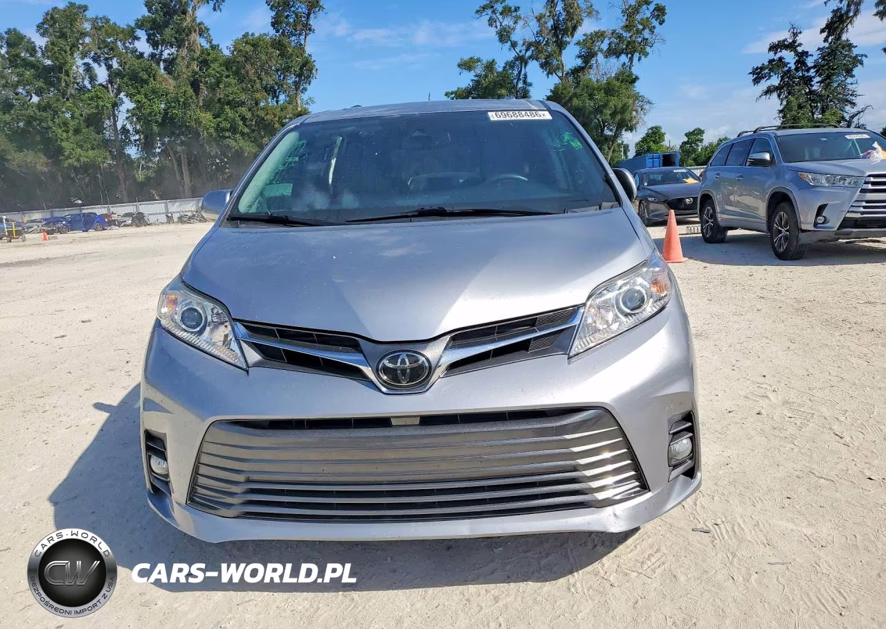 2018 Toyota Sienna Xle 8-Passenger VIN:5TDYZ3DC4JS904432 - 5