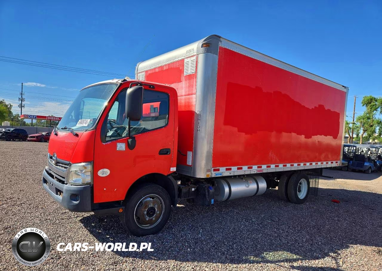 2018 Hino 195 Box Truck