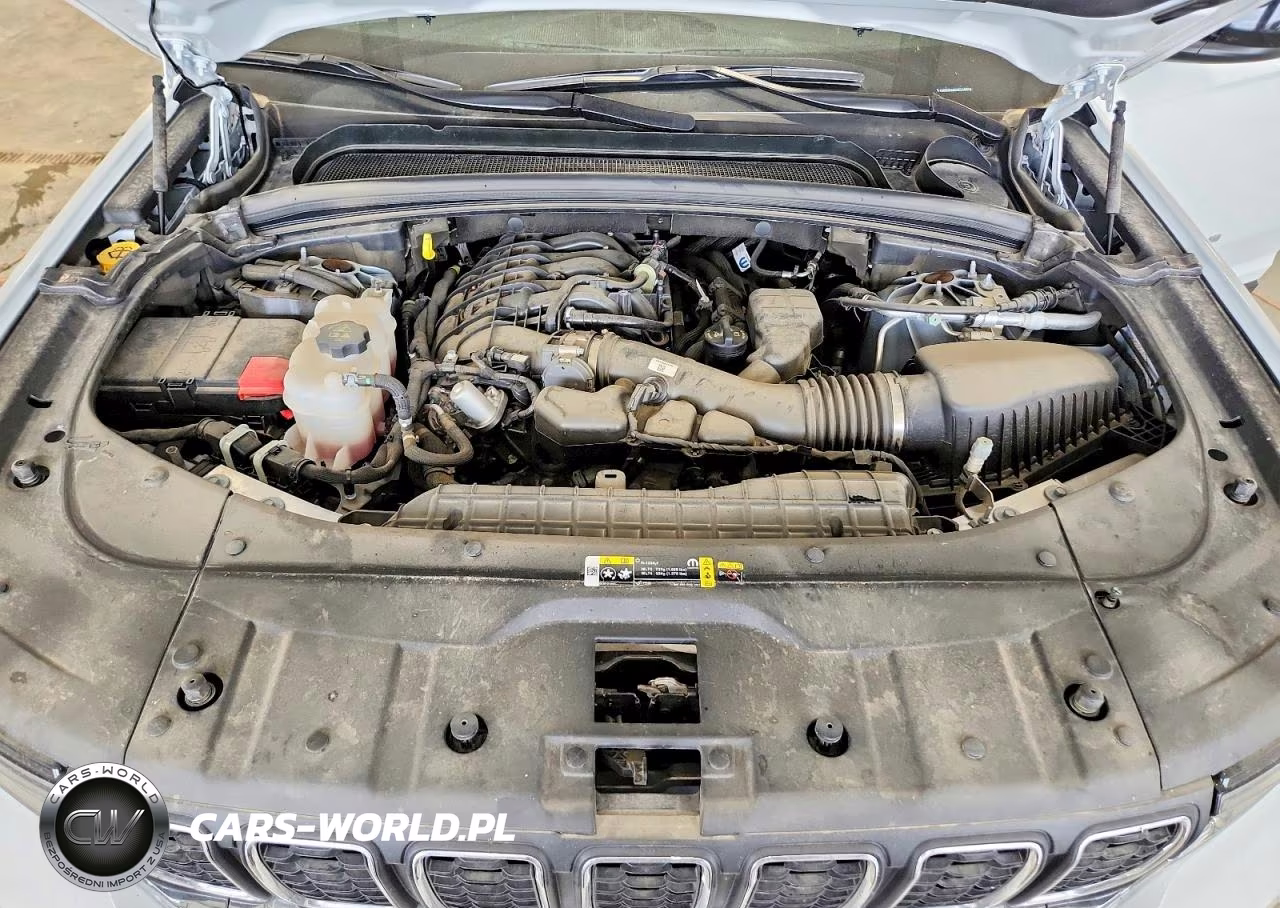 2025 Jeep Grand Cherokee Laredo VIN:1C4RJHAG3SC344924 - 12