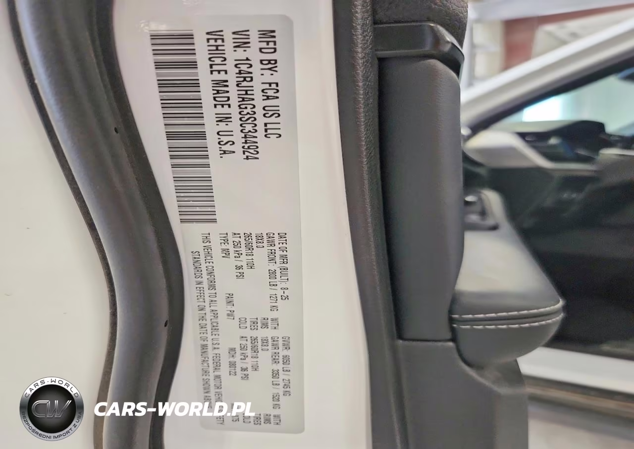 2025 Jeep Grand Cherokee Laredo VIN:1C4RJHAG3SC344924 - 13