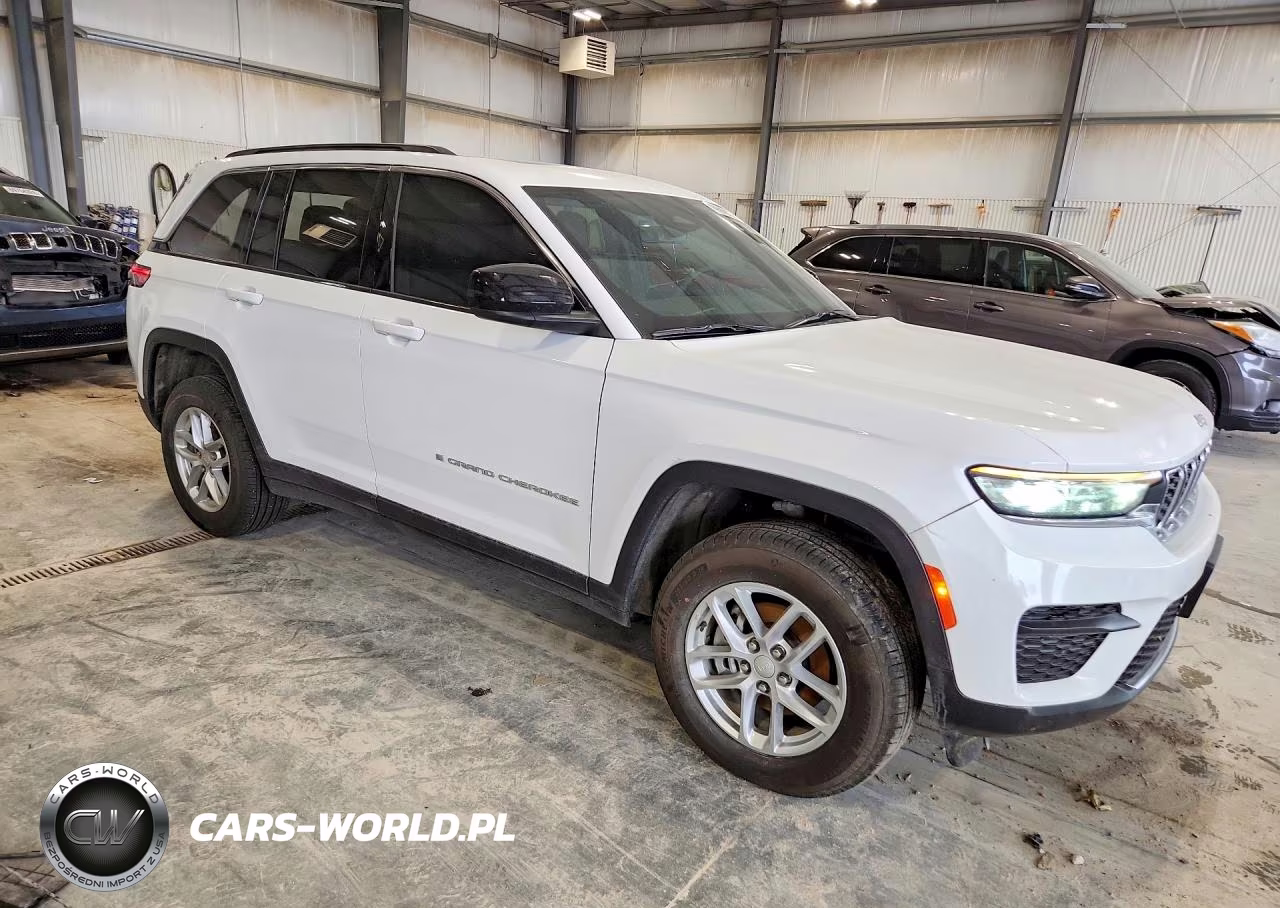 2025 Jeep Grand Cherokee Laredo VIN:1C4RJHAG3SC344924 - 4