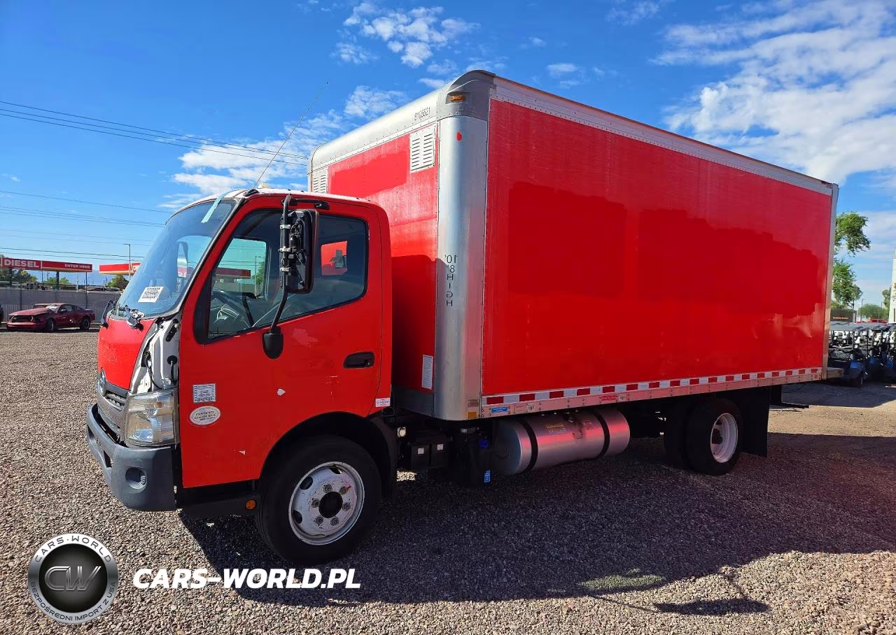 2018 Hino 195 Box Truck