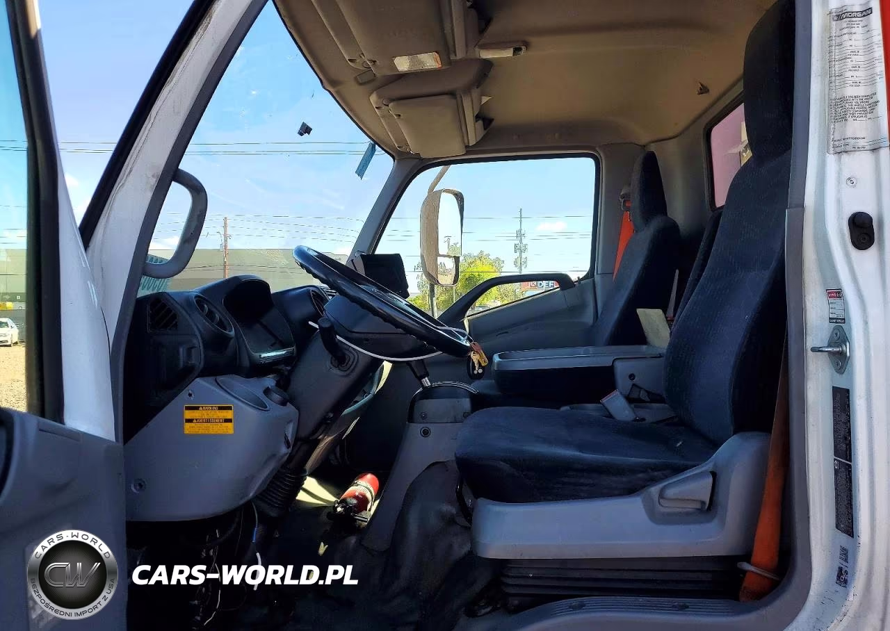 2018 Hino 195 Box Truck VIN:JHHSDM2H6JK006282 - 7