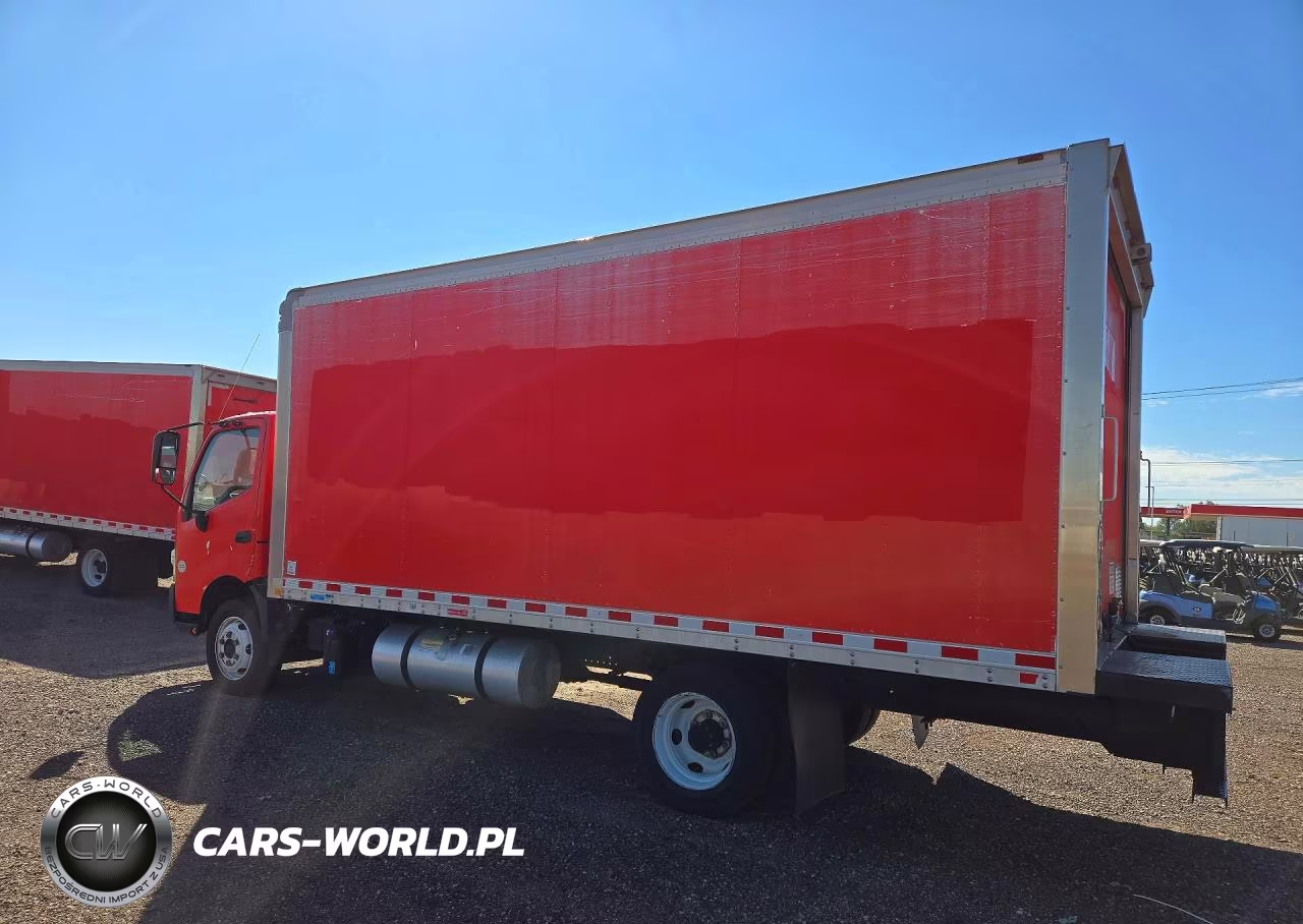 2017 Hino 195 Box Truck VIN:JHHSDM2H2HK005835 - 2