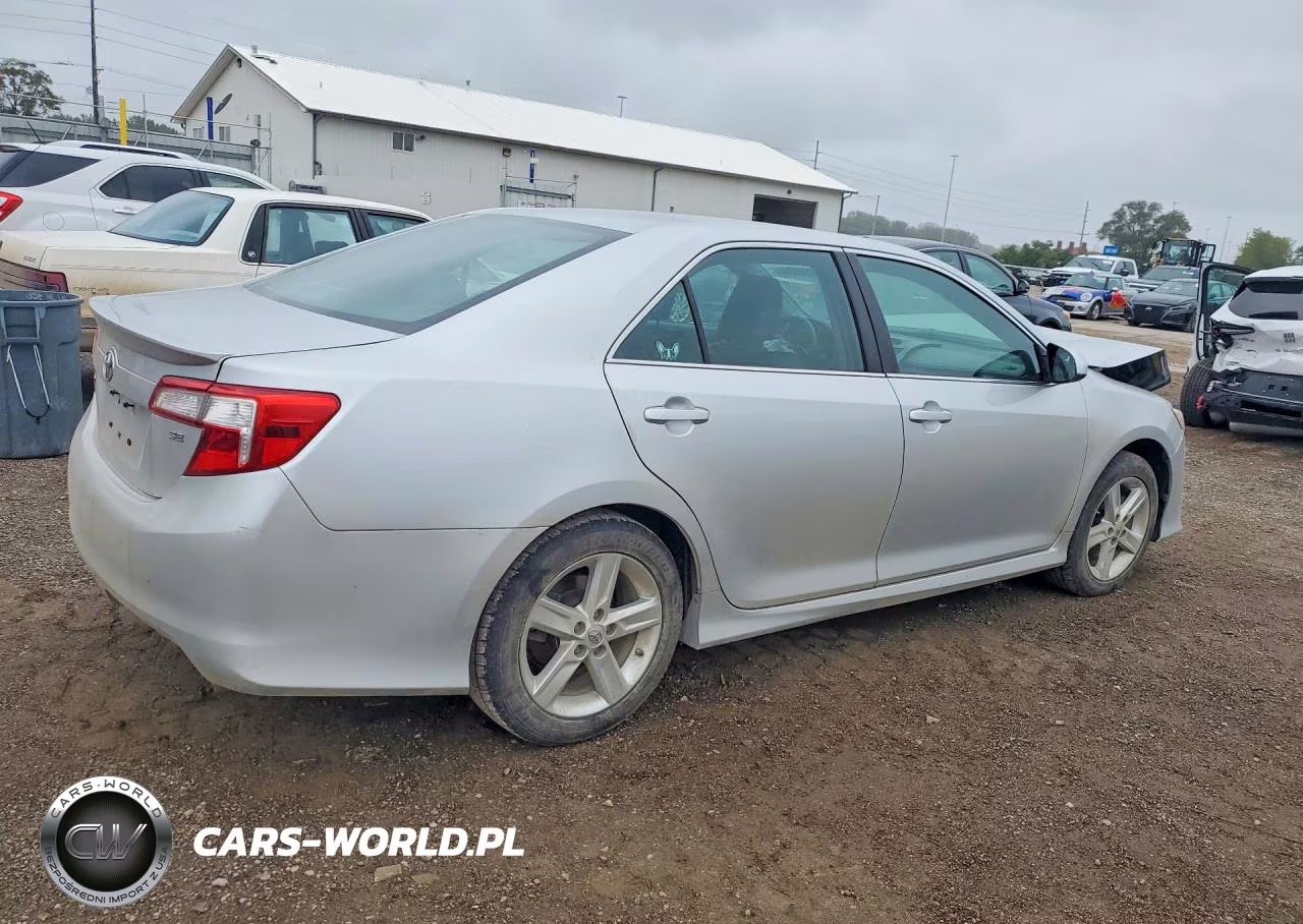 2014 Toyota Camry L VIN:4T1BF1FK2EU837012 - 3