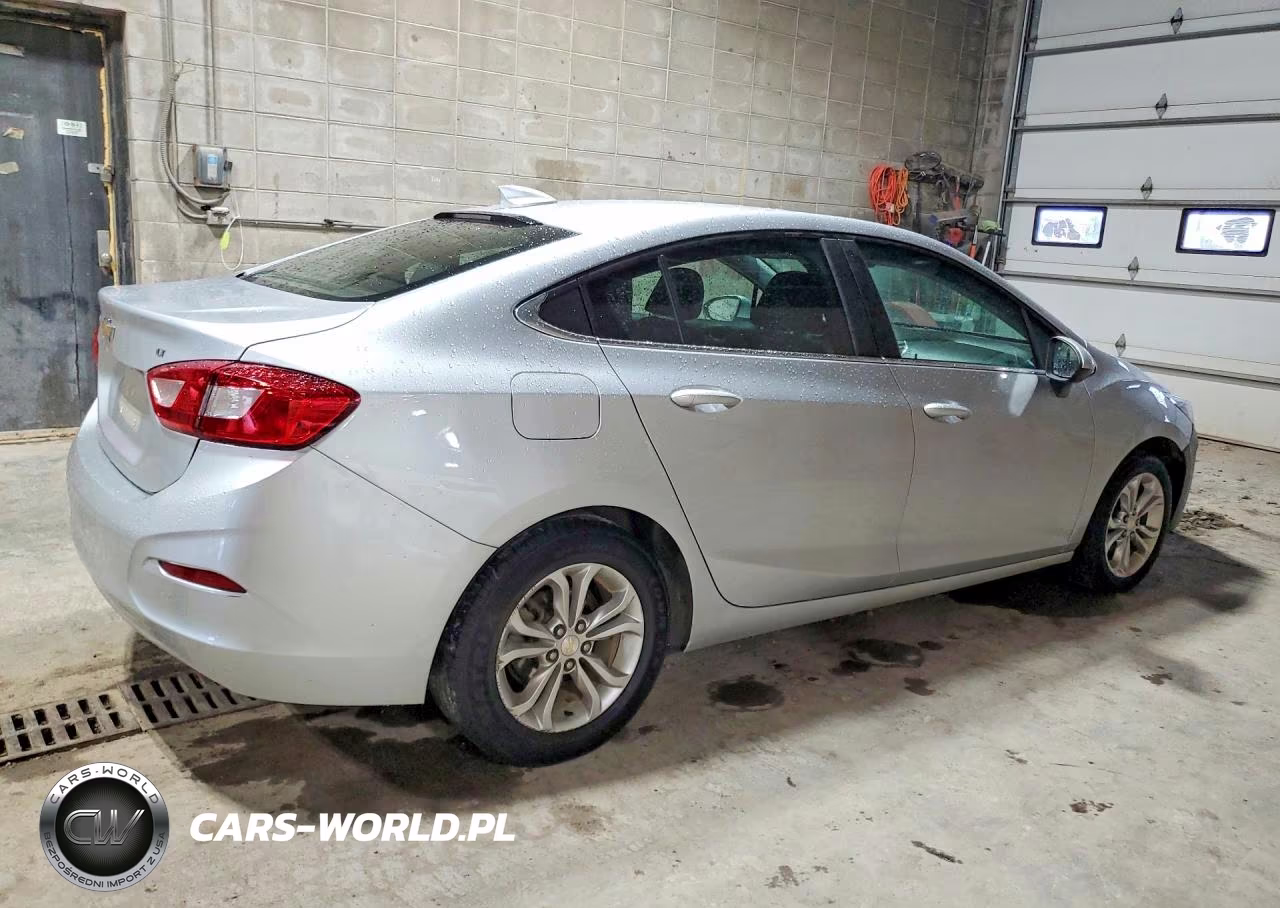 2019 Chevrolet Cruze Lt VIN:1G1BE5SM2K7116309 - 3