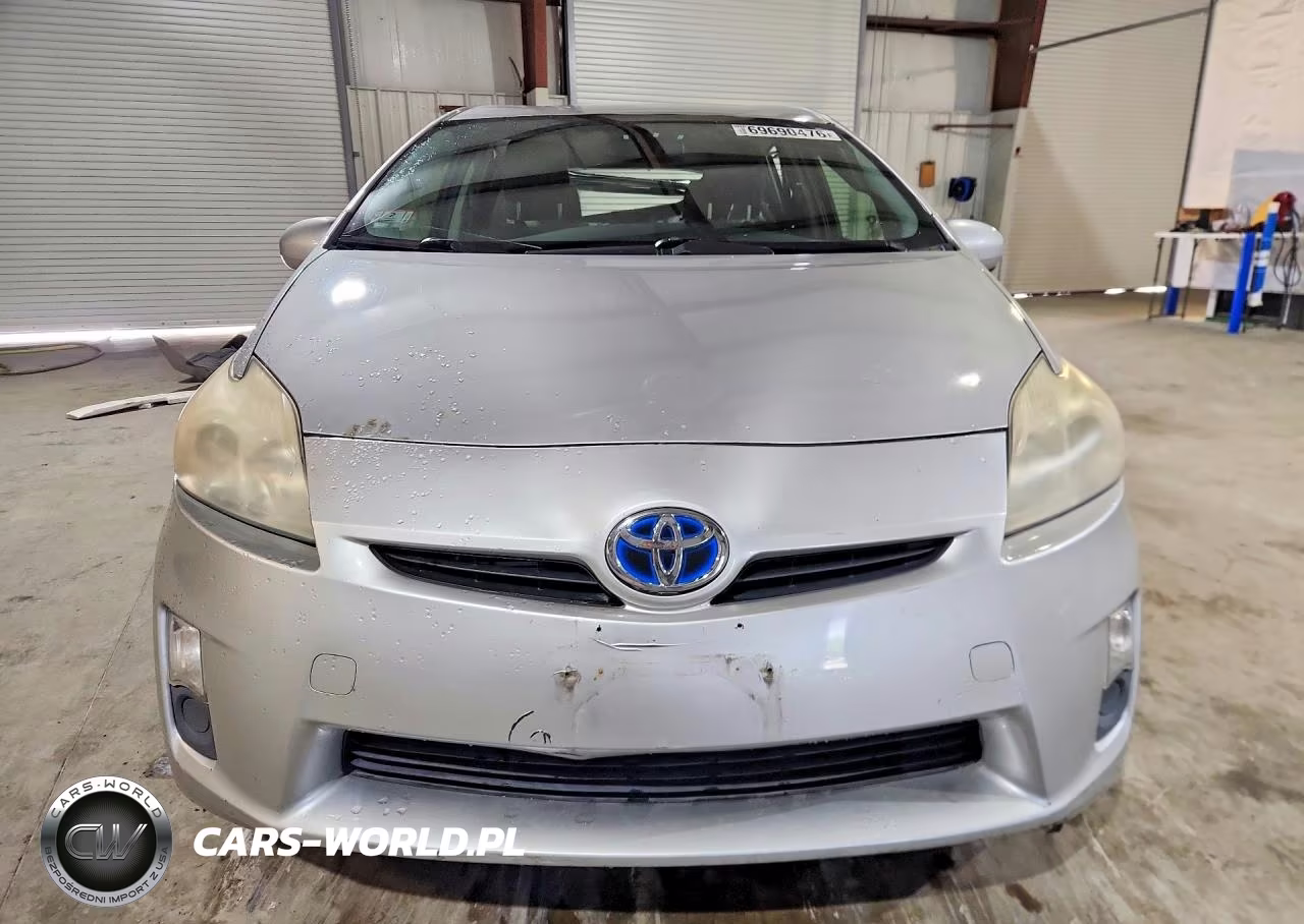 2013 Toyota Prius Two VIN:JTDKN3DU9D5566806 - 5