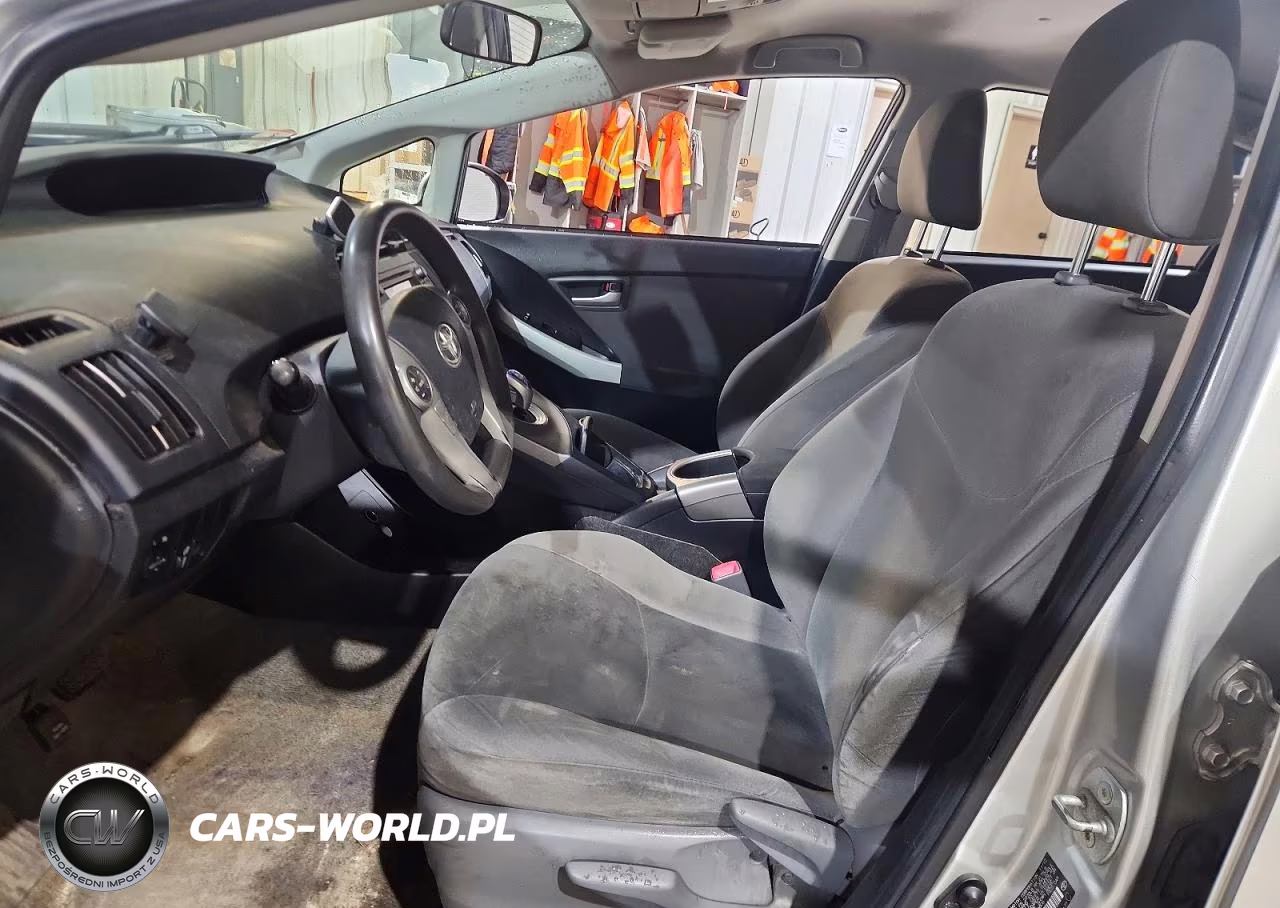 2013 Toyota Prius Two VIN:JTDKN3DU9D5566806 - 7