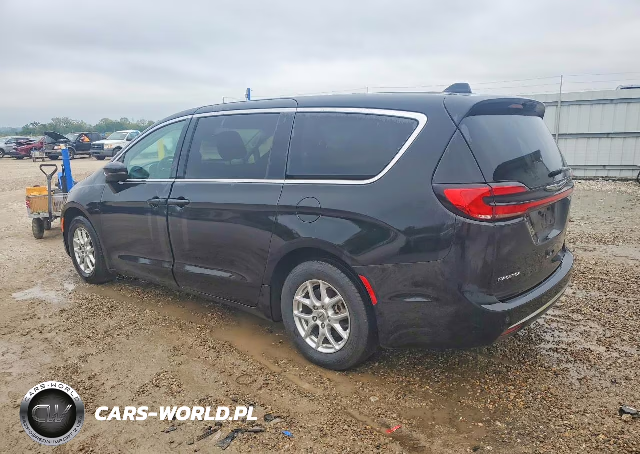 2024 Chrysler Pacifica Touring L VIN:2C4RC1BG2RR140374 - 2