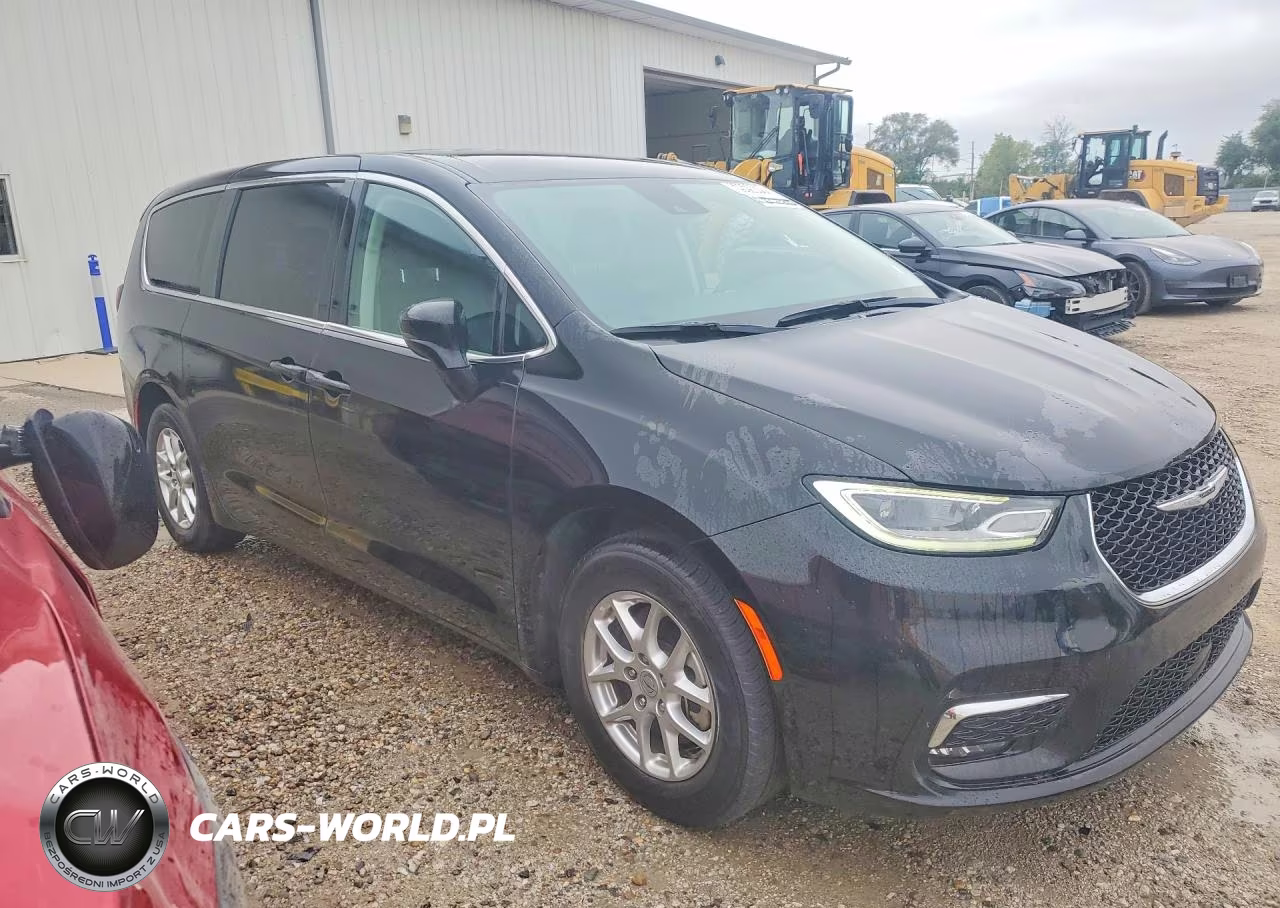 2024 Chrysler Pacifica Touring L VIN:2C4RC1BG2RR140374 - 4