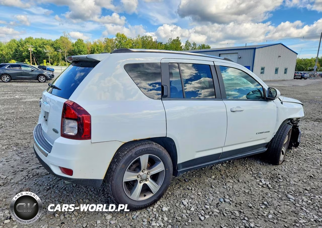 2017 Jeep Compass Latitude VIN:1C4NJDEB9HD176165 - 3