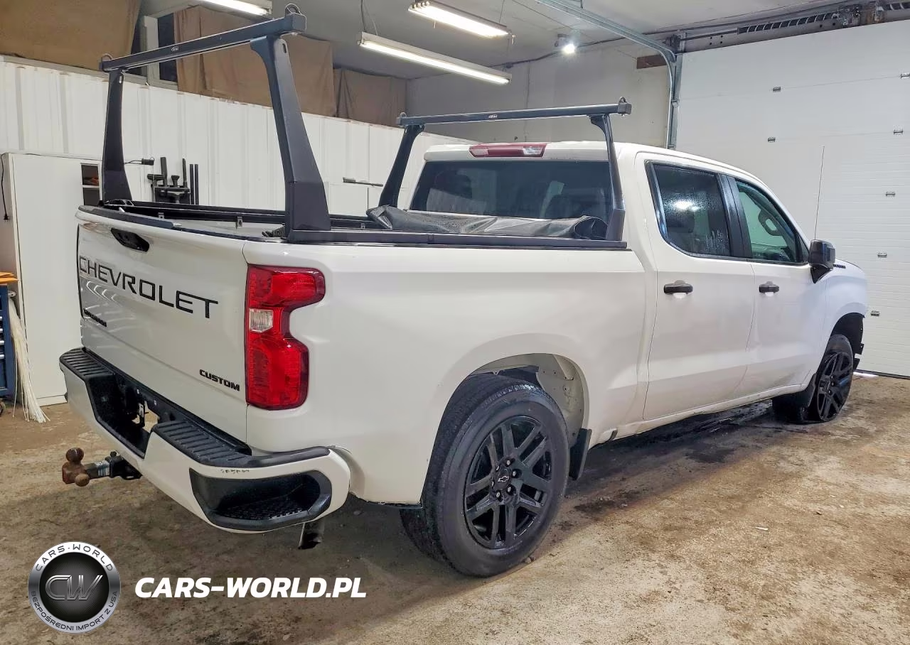 2023 Chevrolet Silverado K1500 Custom VIN:3GCPDBEK4PG129678 - 3