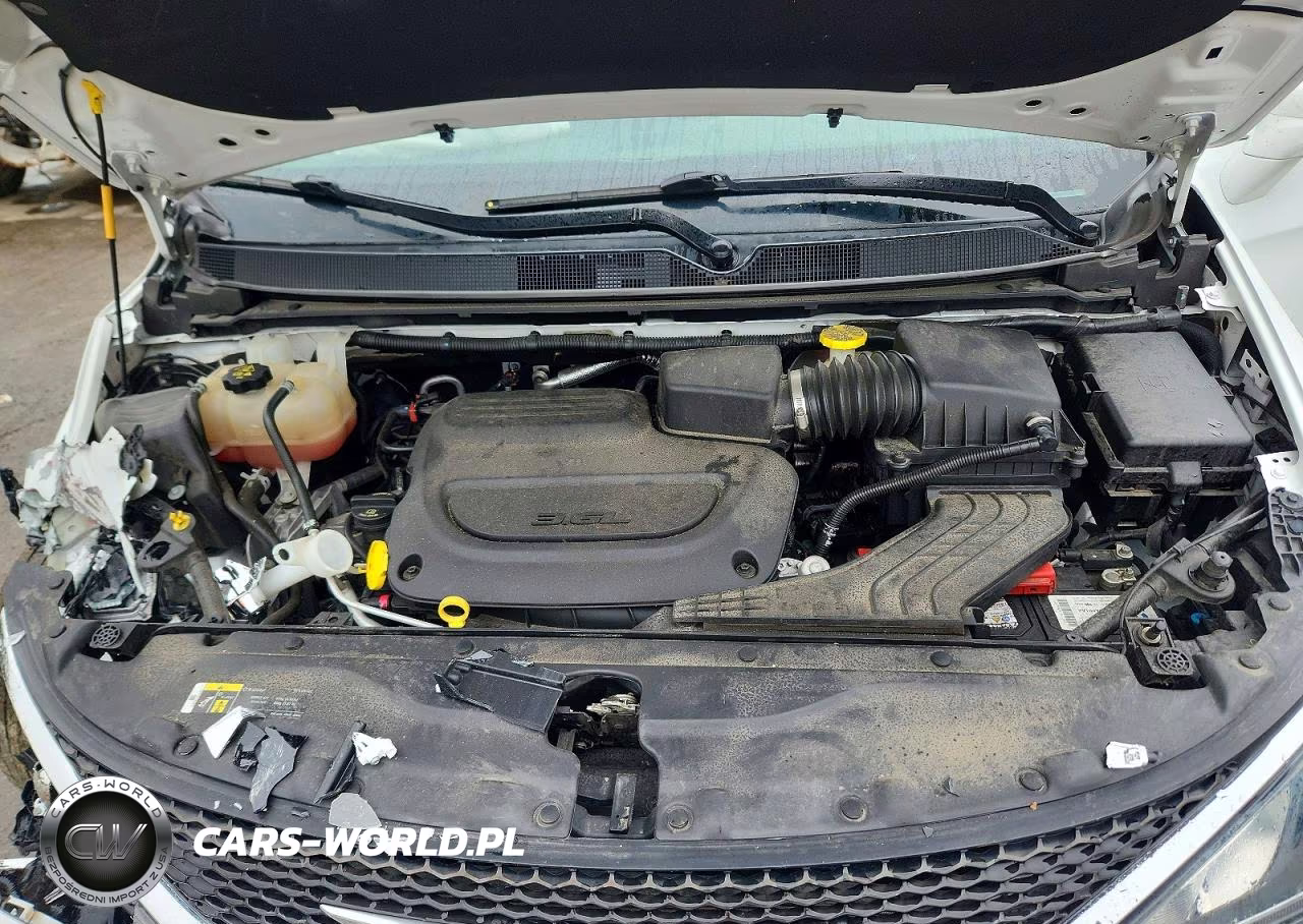 2020 Chrysler Pacifica Touring L Plus VIN:2C4RC1EG7LR149946 - 12