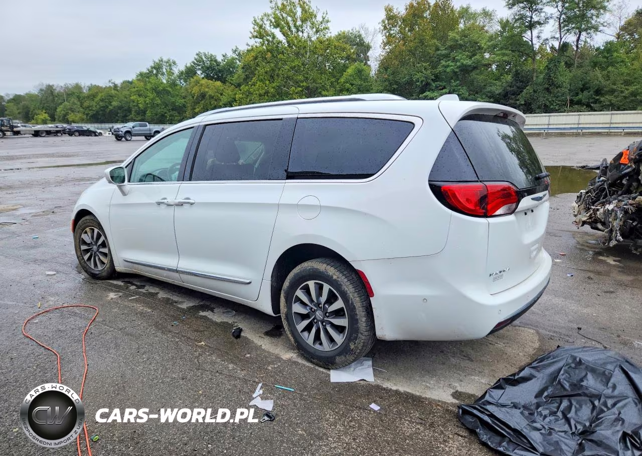 2020 Chrysler Pacifica Touring L Plus VIN:2C4RC1EG7LR149946 - 2