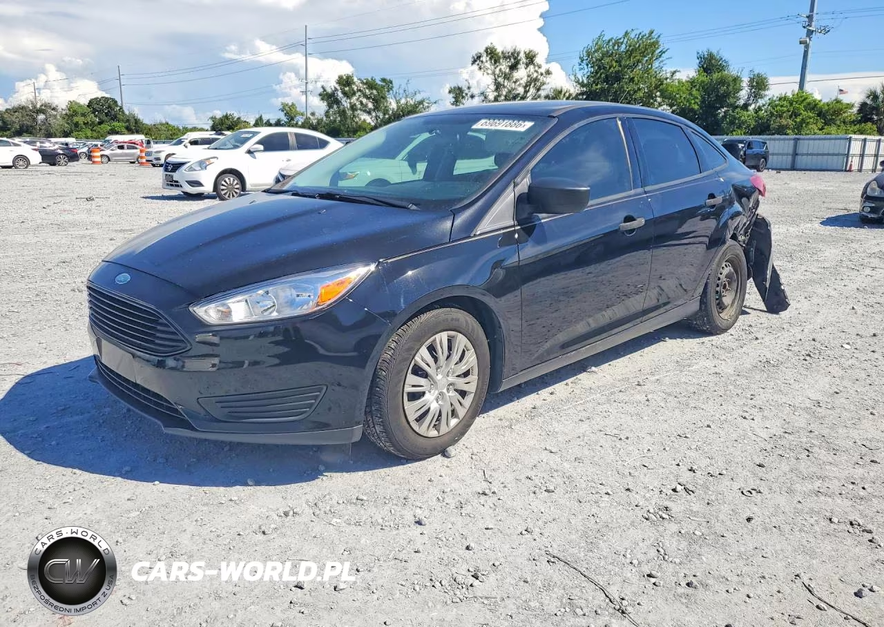 2018 Ford Focus S VIN:1FADP3E2XJL243152 - 1