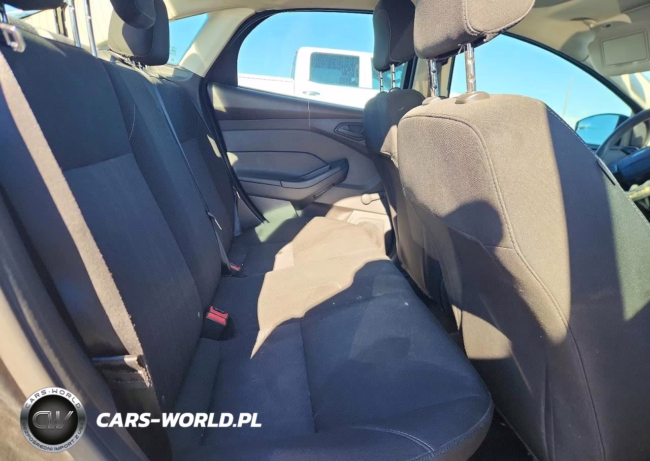 2018 Ford Focus S VIN:1FADP3E2XJL243152 - 10