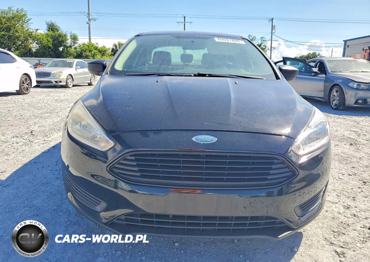 2018 Ford Focus S VIN:1FADP3E2XJL243152 - 5