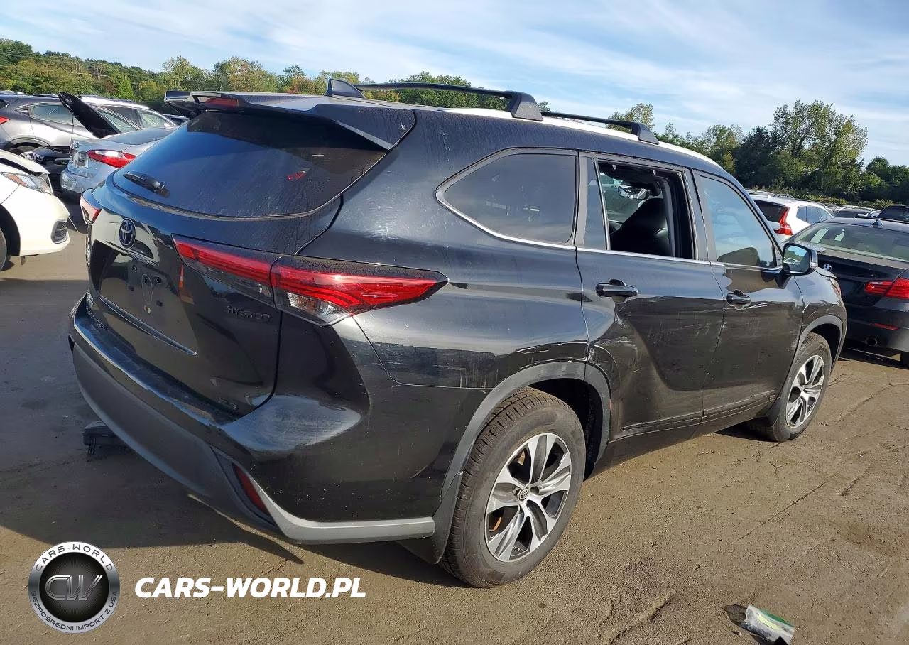 2023 Toyota Highlander Hybrid Xle VIN:5TDKBRCHXPS113535 - 3