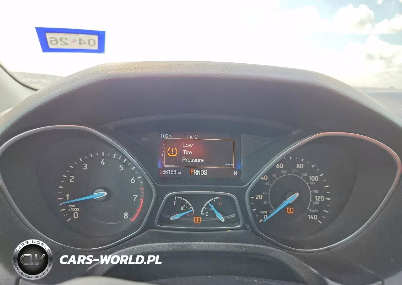 2016 Ford Focus Titanium VIN:1FADP3J2XGL360518 - 9