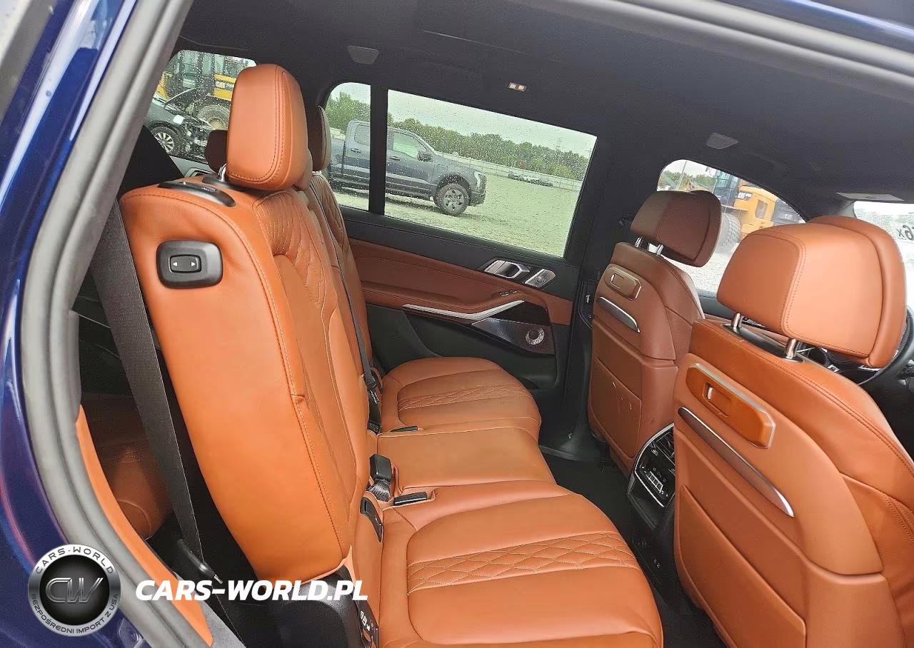 2025 BMW X7 M60I VIN:5UX33EM02S9X96260 - 11