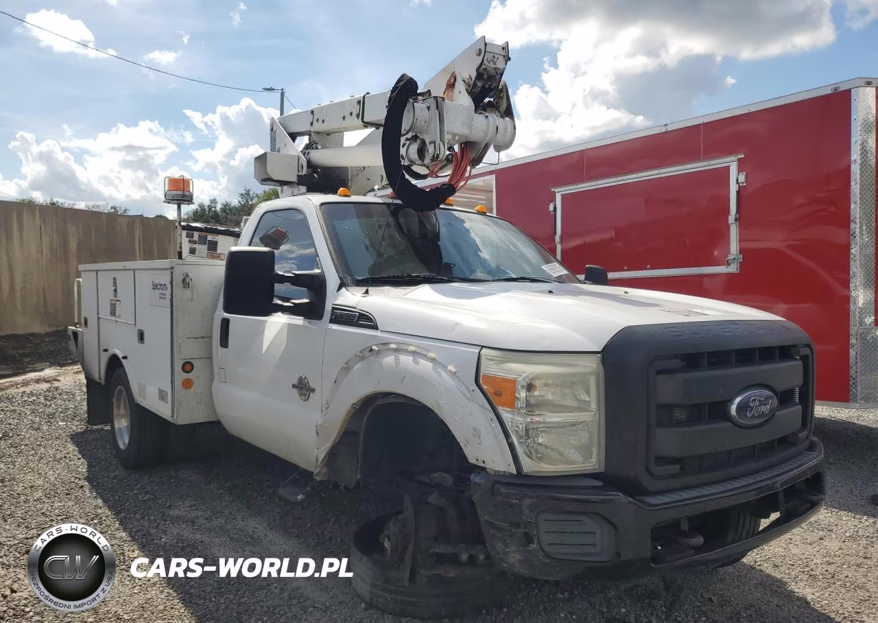 2012 Ford F550 Super Duty Bucket Truck VIN:1FDUF5GTXCEB11137 - 4